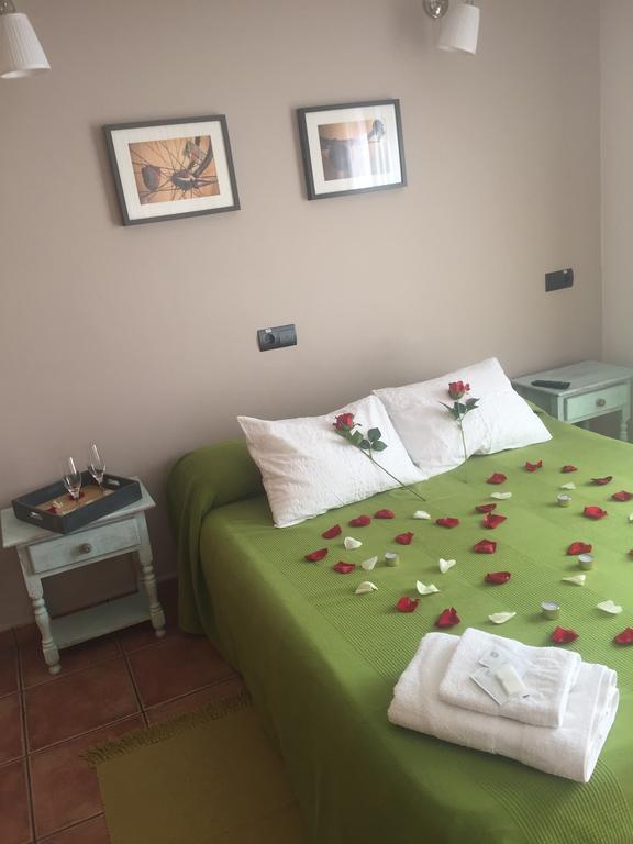 Hotel Restaurante Vinas Viejas Fuentes de Ayódar Esterno foto
