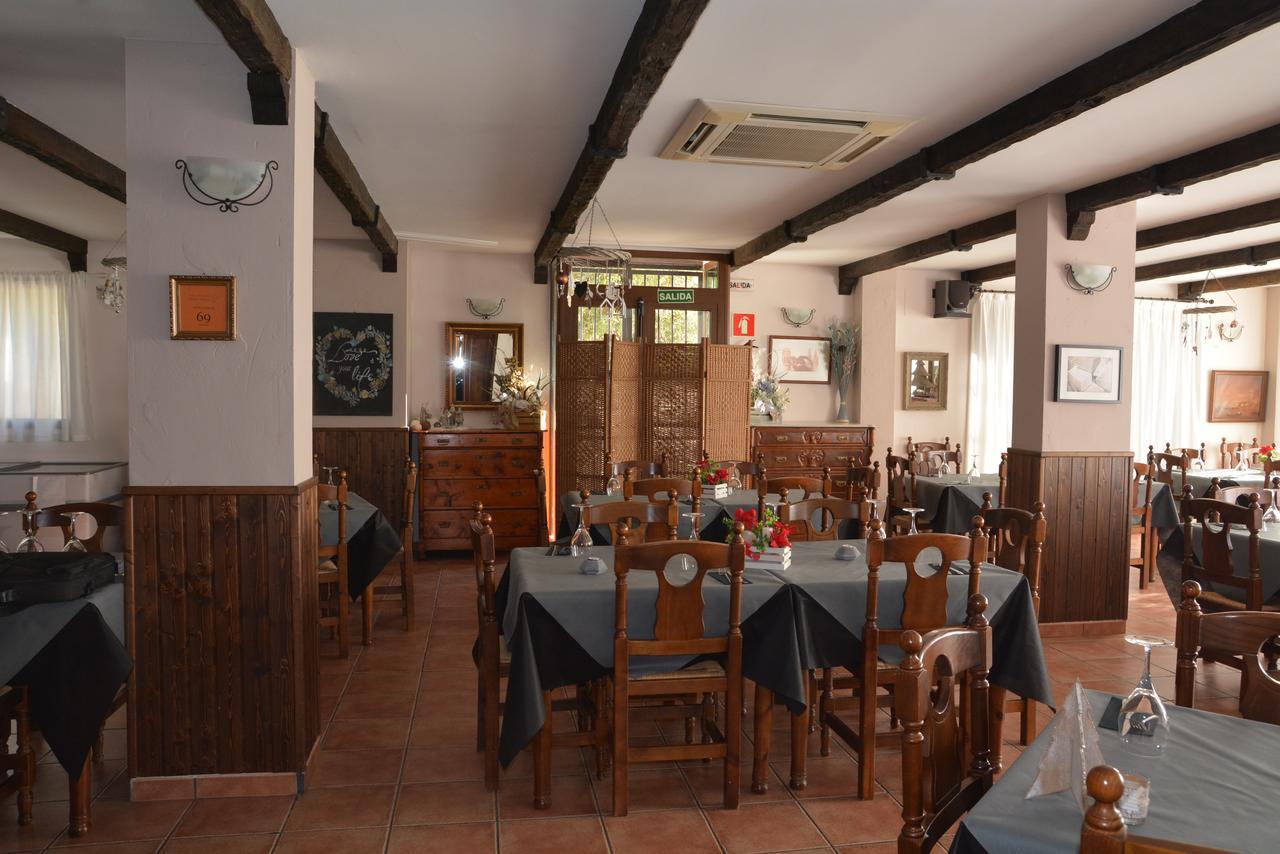 Hotel Restaurante Vinas Viejas Fuentes de Ayódar Esterno foto