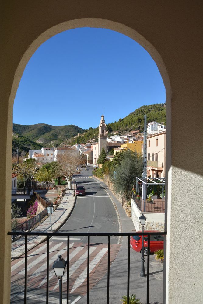 Hotel Restaurante Vinas Viejas Fuentes de Ayódar Esterno foto