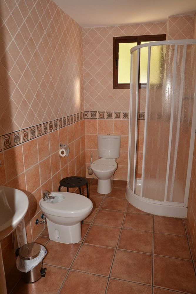 Hotel Restaurante Vinas Viejas Fuentes de Ayódar Esterno foto