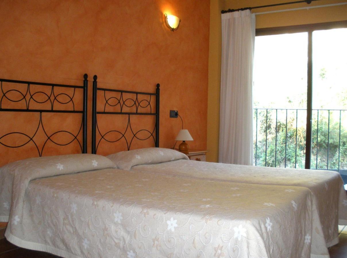 Hotel Restaurante Vinas Viejas Fuentes de Ayódar Esterno foto